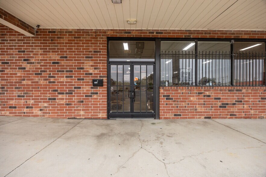 More Photos Of 1143 E Andrews Ave, Henderson General Retail For Lease