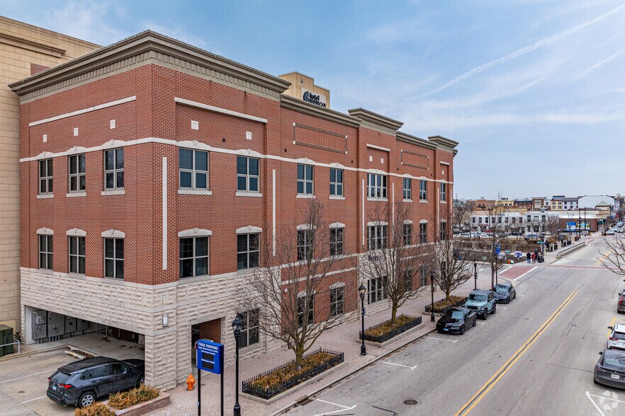 More Photos Of 401 S Main St, Naperville Office For Lease