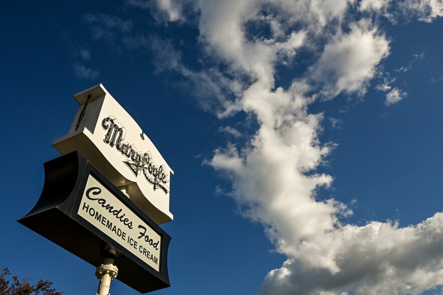 More Photos Of 780 W Market St, Akron Freestanding For Sale