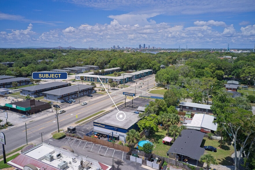 More Photos Of 5807 Merrill Rd, Jacksonville Auto Repair For Sale