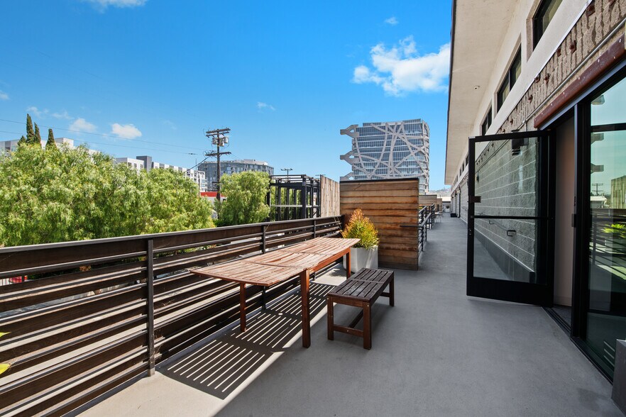 More Photos Of 3309-3323 La Cienega Pl, Los Angeles Loft Creative Space For Lease