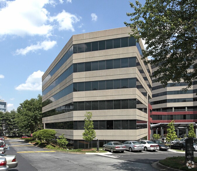 More Photos Of 1100 Johnson Ferry Rd, Atlanta Medical For Lease