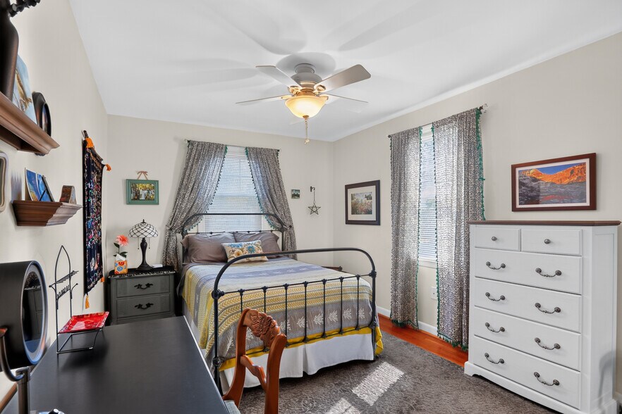 More Photos Of 3554-3556 Woodcrest Ave, Newtown Square Apartments For Sale