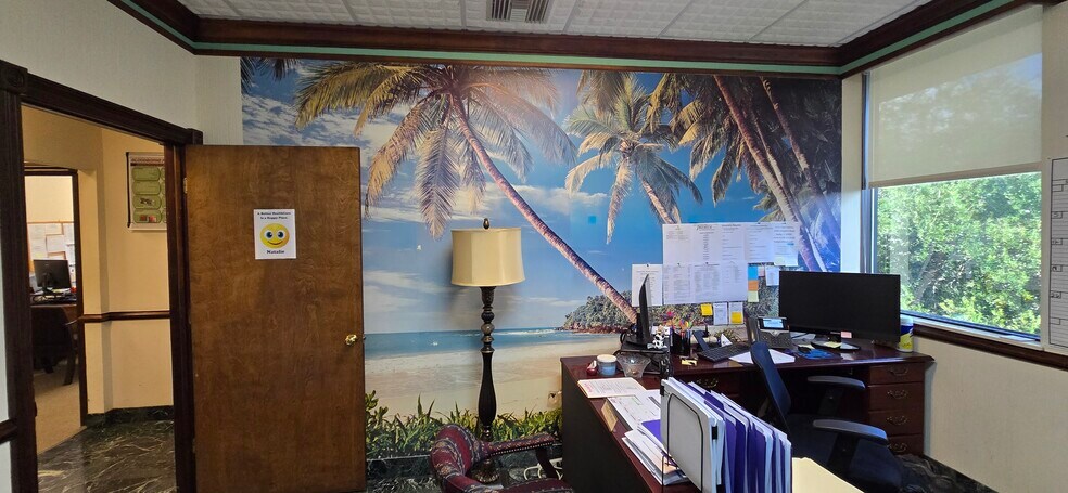 More Photos Of 2375 Tamiami Trl N, Naples Loft Creative Space For Sale