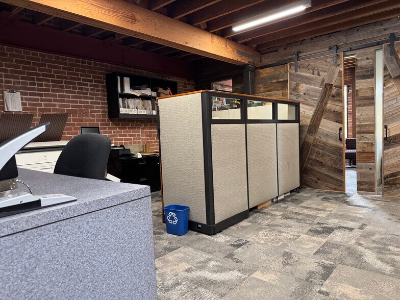 More Photos Of 914 Macdonald Ave, Richmond Storefront Retail Office For Lease