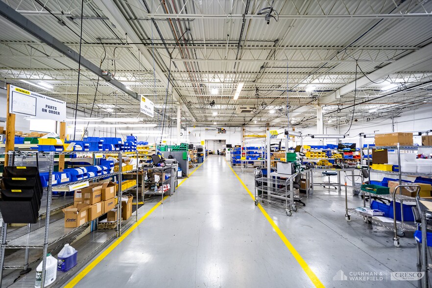 More Photos Of 5335 Avion Park Dr, Highland Heights Manufacturing For Sale