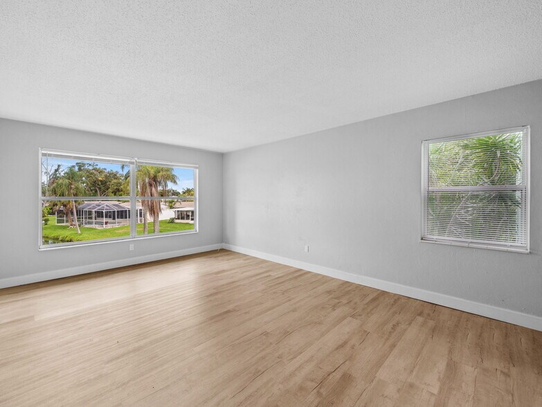 More Photos Of 1000 Stickney Point Rd, Sarasota Multifamily For Sale