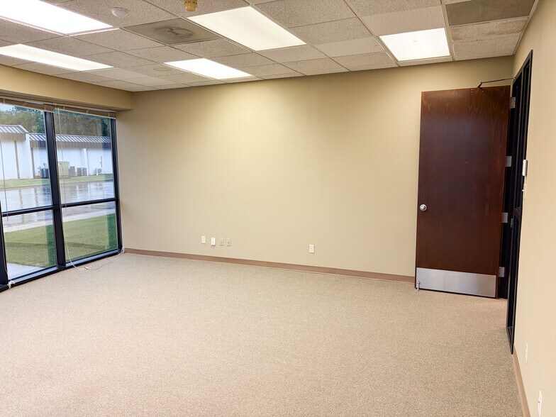 More Photos Of 4021 84th St, Lubbock Loft Creative Space For Lease