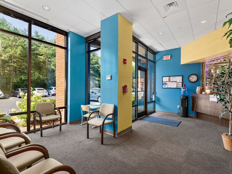 More Photos Of 1100 Ridgefield Blvd, Asheville Office For Lease