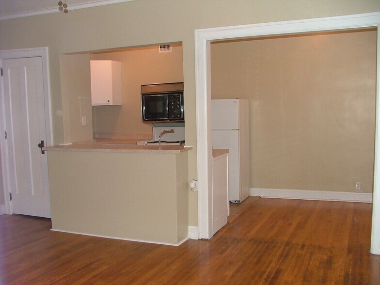 More Photos Of 317 E 38th St, Indianapolis Apartments For Sale