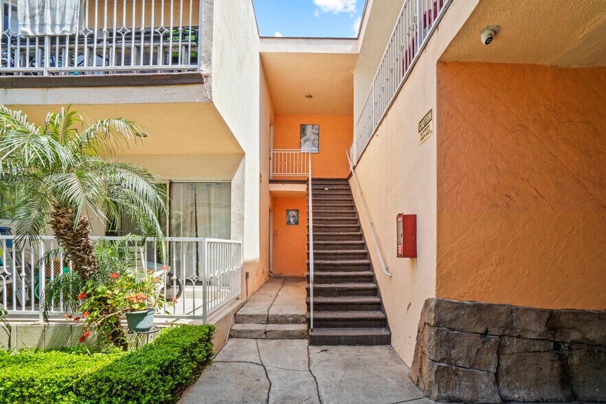 More Photos Of 3835 W 104th St, Inglewood Apartments For Sale