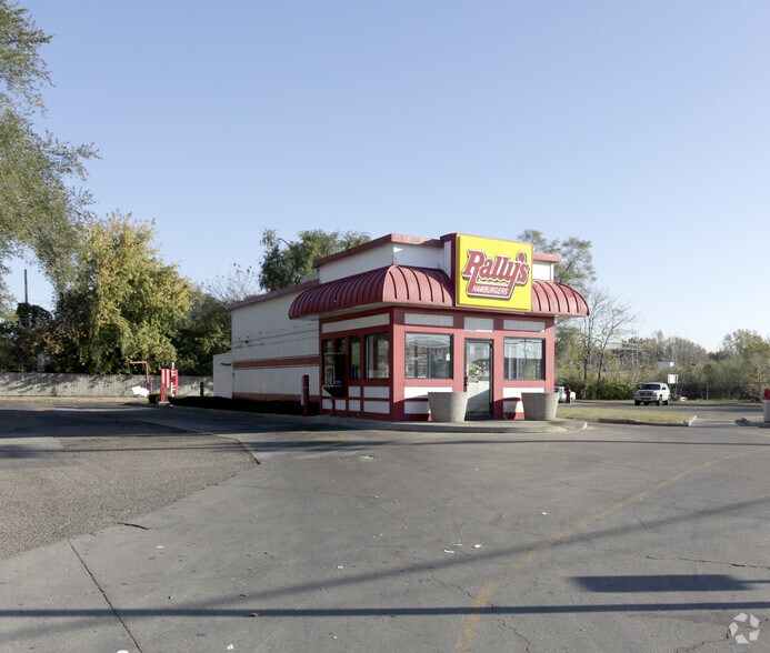 More Photos Of 1940 E Livingston Ave, Columbus Fast Food For Lease