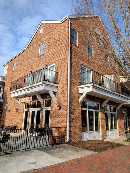 More Photos Of 5101 Center St, Williamsburg Restaurant For Sale