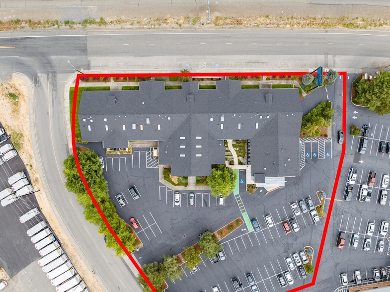 More Photos Of 2166 NW Vine St, Grants Pass Medical For Sale