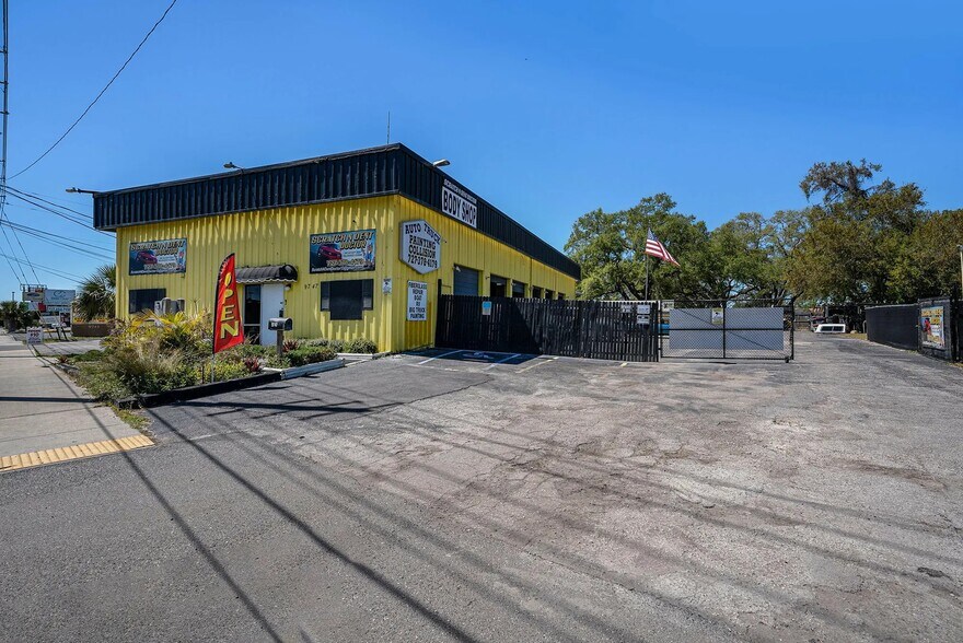 Primary Photo Of 9747 US Highway 19, Port Richey Freestanding For Sale