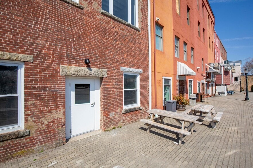 More Photos Of 429 Main St, Rockland Office For Sale