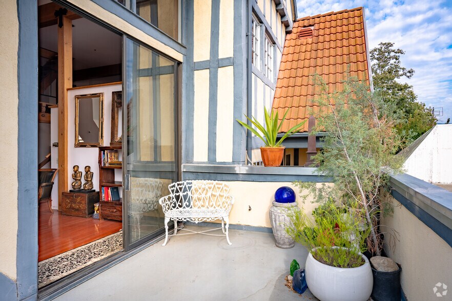 More Photos Of 435-443 2nd St, Solvang Storefront Retail Residential For Sale