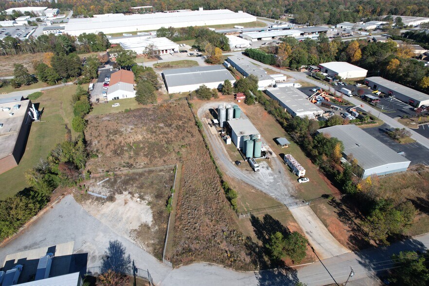 More Photos Of 16 Geneva Ct, Greenville Warehouse For Lease