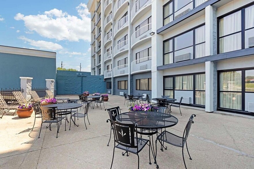 More Photos Of 4706 S 108th St, Omaha Hotel For Sale