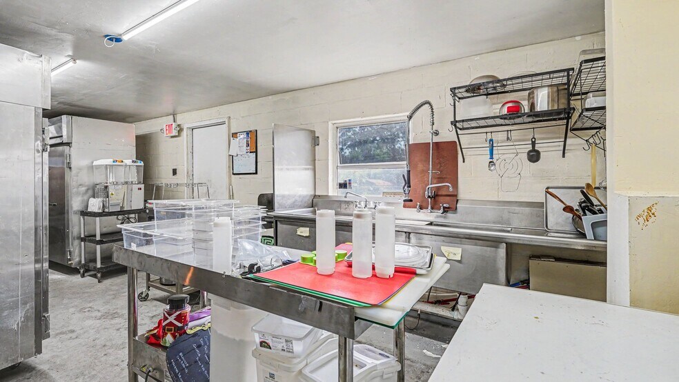 More Photos Of 430 #A 2nd Ave, Mayodan General Retail For Sale