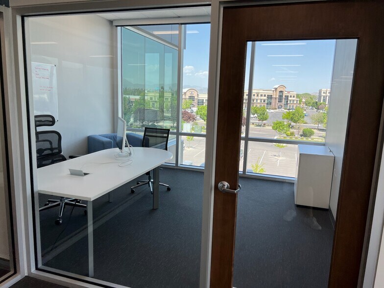More Photos Of 2100 W Pleasant Grove Blvd, Pleasant Grove Office For Lease