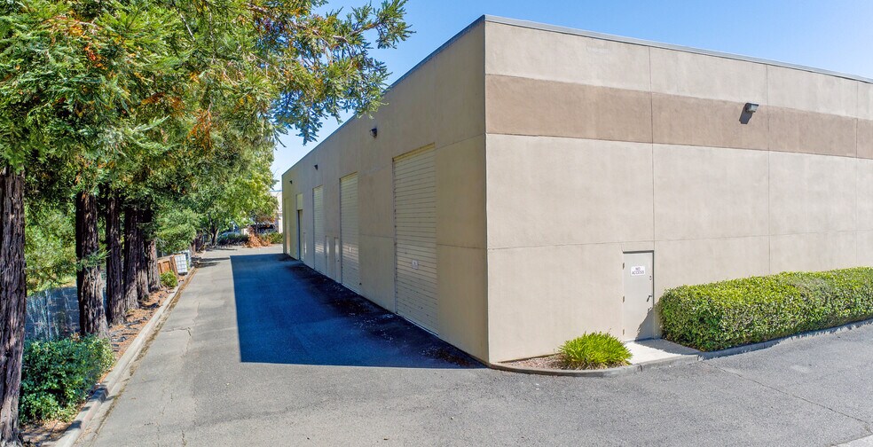 More Photos Of 566 Portal St, Cotati Showroom For Sale