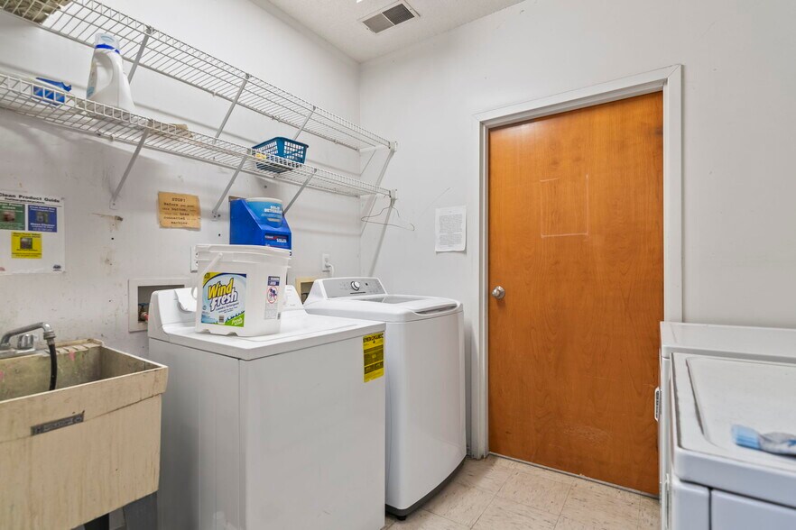 More Photos Of 805 Chatham Rd, Springfield Schools For Sale