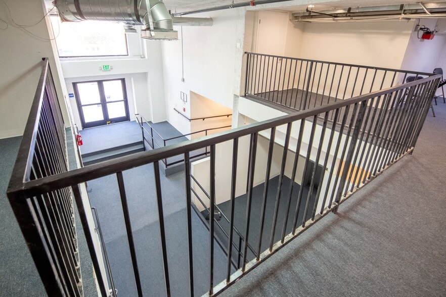 More Photos Of 43 E Main St, Alhambra Freestanding For Lease