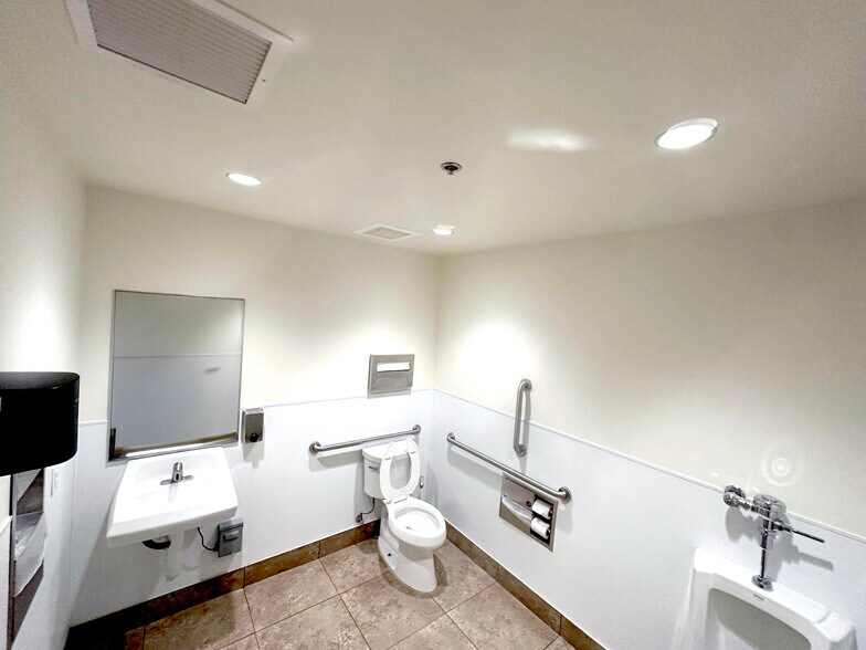 More Photos Of 5555 E Baseline Rd, Mesa Medical For Sale