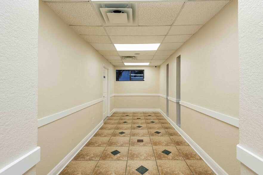 More Photos Of 4109 Armenia Ave, Tampa Medical For Sale