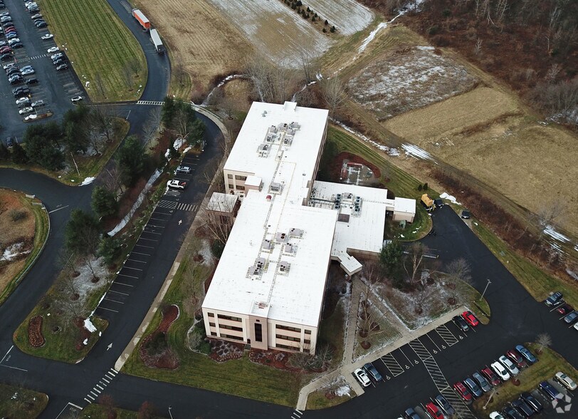 More Photos Of 16 Yankee Candle Way, South Deerfield Medical For Lease