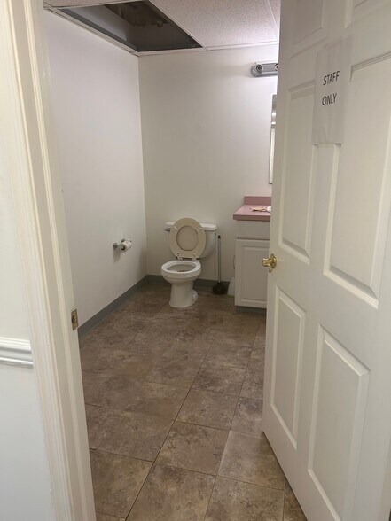 More Photos Of 19 W Bel Air Ave, Aberdeen Storefront For Lease