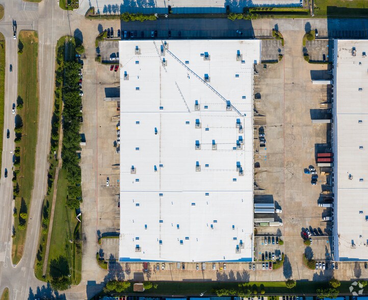 More Photos Of 7108 Old Katy Rd, Houston Showroom For Lease