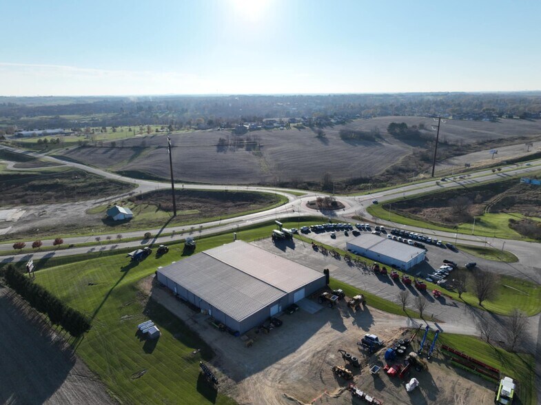 More Photos Of 4811 Curtis Rd, Dodgeville Warehouse For Sale
