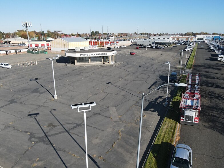More Photos Of 3305 W Marie St, Pasco Auto Dealership For Sale