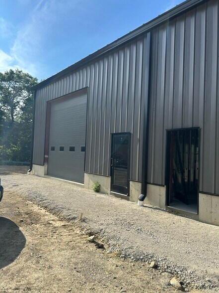 More Photos Of 93 Tenney St, Georgetown Flex For Lease