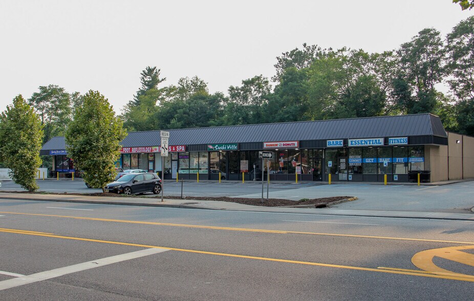 More Photos Of 59-71 Orange Tpke, Sloatsburg Storefront For Lease