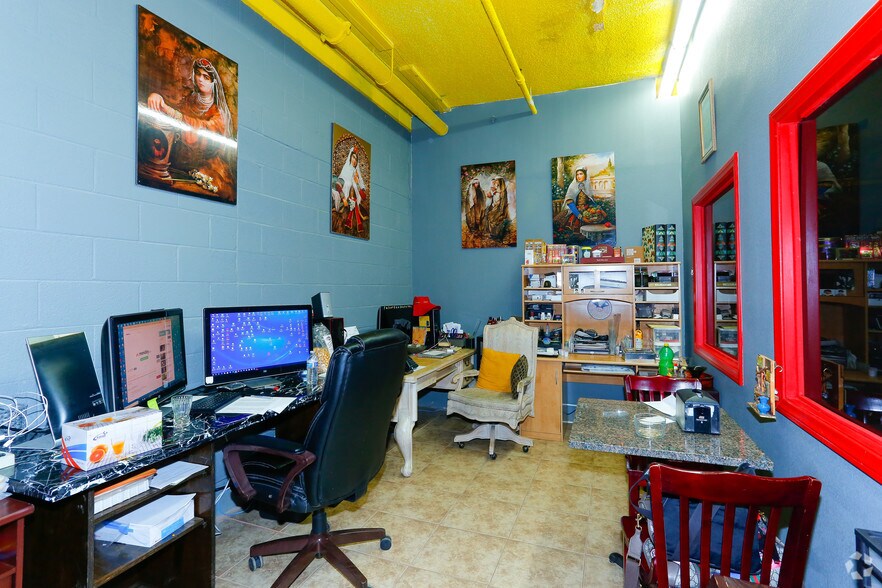 More Photos Of 3063 Sheridan St, Las Vegas Industrial For Sale