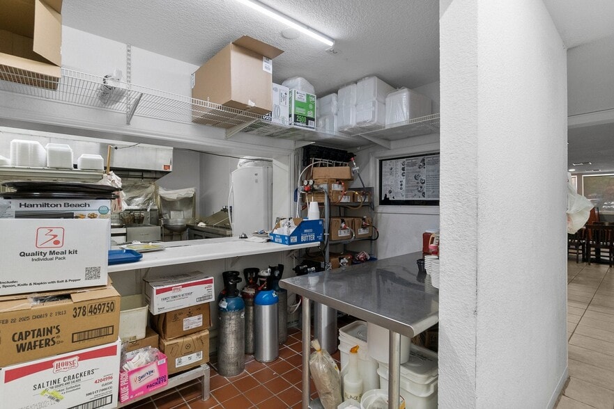 More Photos Of 1400 N Frazier St, Conroe Restaurant For Sale