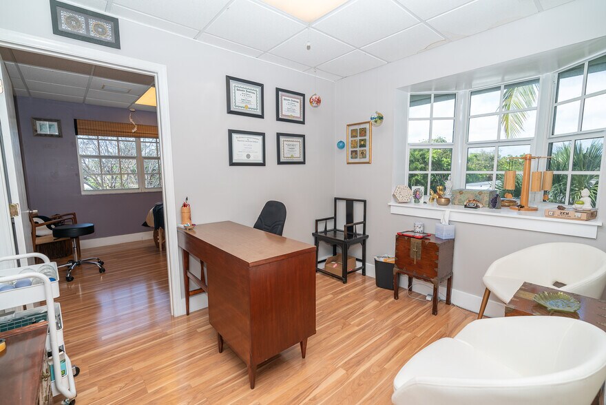 More Photos Of 1732 NE 26th St, Wilton Manors Office For Lease