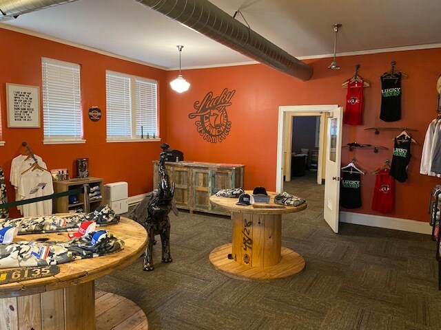 More Photos Of 3860 N Palmer St, Milwaukee Flex For Sale
