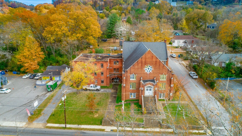 Primary Photo Of 1542 Dodds Ave, Chattanooga Specialty For Sale