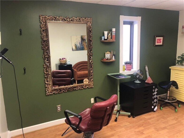 More Photos Of 2564 N College Ave, Fayetteville Freestanding For Sale