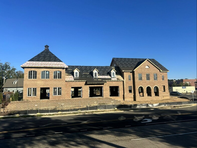 Primary Photo Of 41 Le Gordon Dr, Midlothian General Retail For Lease