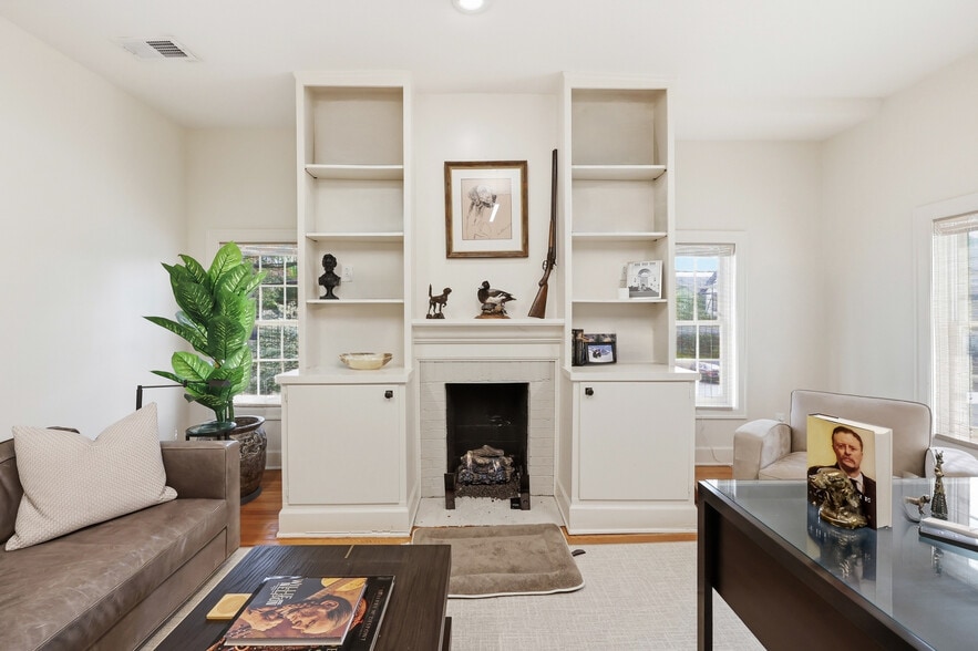 More Photos Of 131 Kentucky Ave, Lexington Freestanding For Sale
