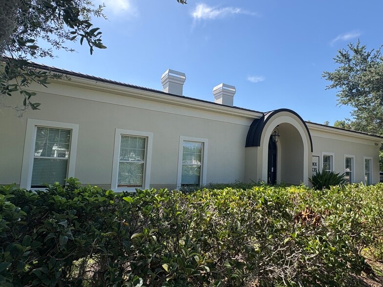More Photos Of 5334 Primrose Lake Cir, Tampa Office For Lease