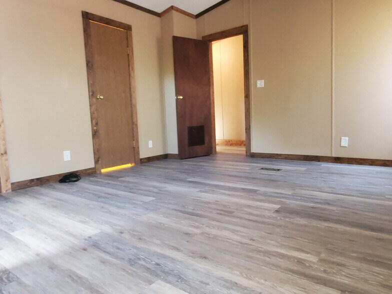 More Photos Of 138 Grey Moss Ct, Ingram Apartments For Sale