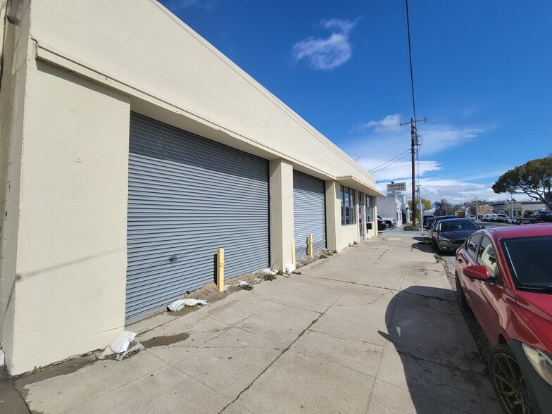 More Photos Of 415 E 10th St, Pittsburg Warehouse For Sale