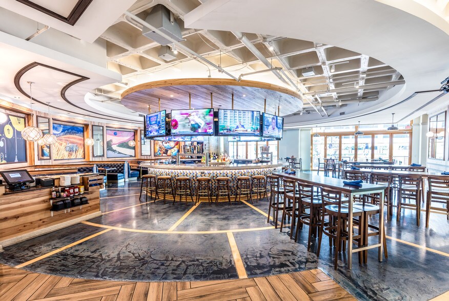 More Photos Of 333 Waterside Dr, Norfolk Unknown For Lease