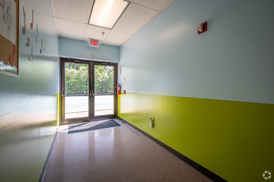 More Photos Of 2553-2555 Cordes Dr, Sugar Land Medical For Sale